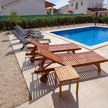 Villa House Lavanda With Pool Pula